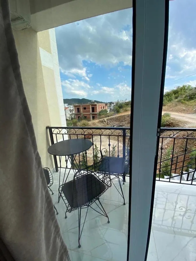 Golden Hill Ksamil Hotel 3*,