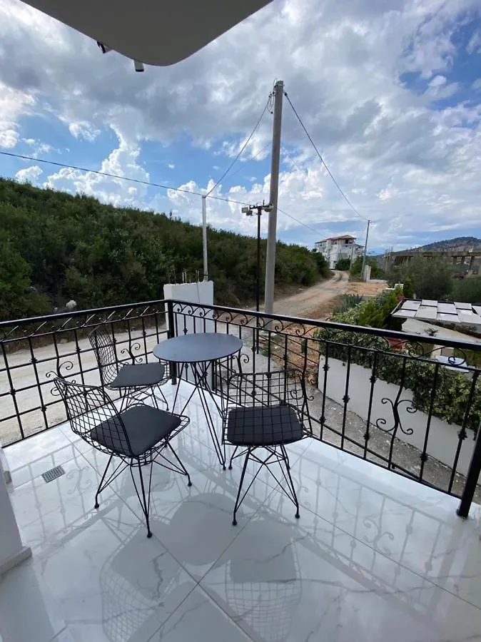 Golden Hill Ksamil Hotel